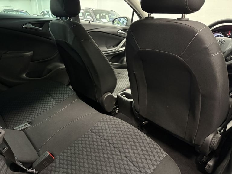 2018 Vauxhall Astra 1.6 CDTi ecoFLEX Design Sports Tourer 5dr Diesel Manual Euro 6 (s/s) (110 p E...