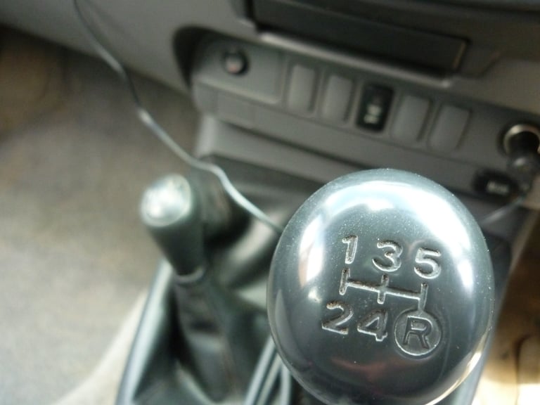 2013 Toyota Hilux HL2 D/Cab Pick Up 2.5 D-4D 4WD 144 PICK UP Diesel Manual