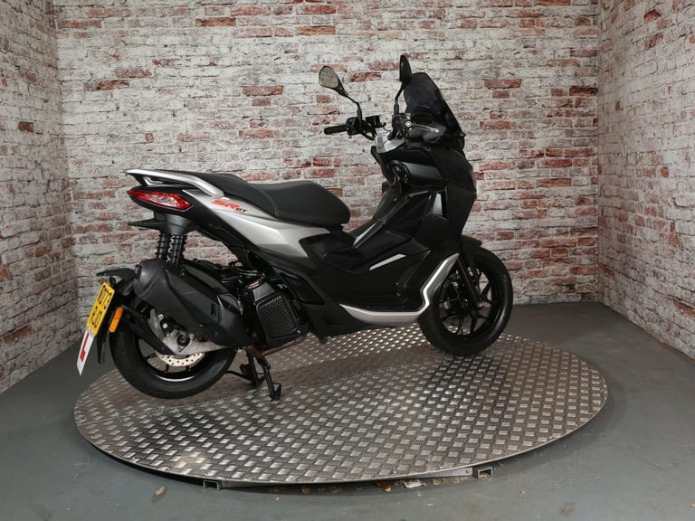 APRILIA SR - 2024 Petrol Automatic in Black