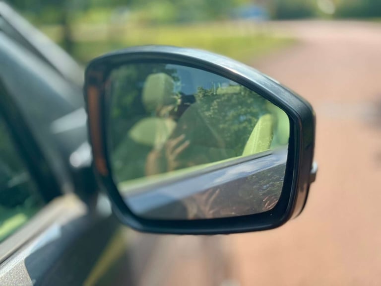 2015 Land Rover Discovery Sport 2.2 Discovery Sport HSE SD4 Auto 4WD 5dr SUV Diesel Automatic