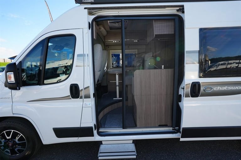 Elddis Chatsworth CV40 FIAT 3 BERTH 4 TRAVEL SEAT MOTORHOME