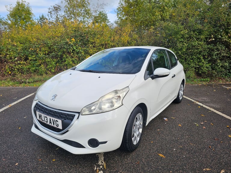 Peugeot, 208, Hatchback, 2013, Manual, 999 (cc), 3 doors