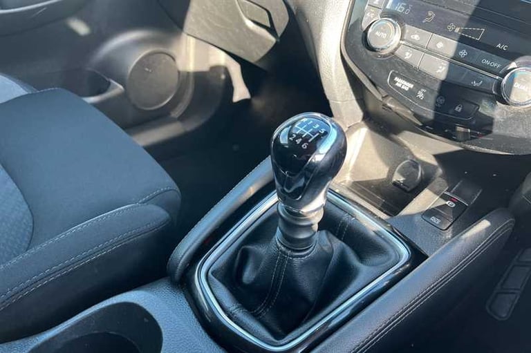 2018 Nissan Qashqai 1.2 DIG-T N-CONNECTA 5DR Hatchback Petrol Manual