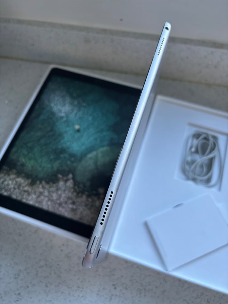 Apple iPad Pro 2nd gen 12.9” 64gb 