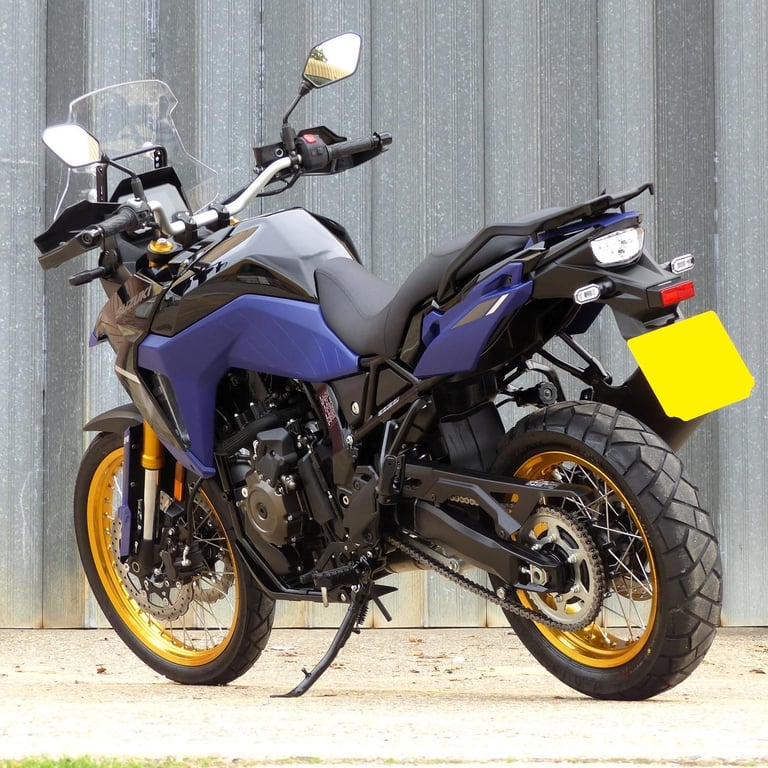 2025 Suzuki DL800 V-Strom DE – Immaculate, 1- Owner, FSH, 16 months Warranty .