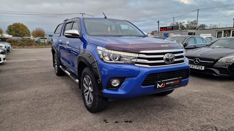 2017 Toyota Hilux 2.4 D-4D Invincible Auto 4WD Euro 6 4dr (TSS, 3.5t) PICK UP Diesel Automatic