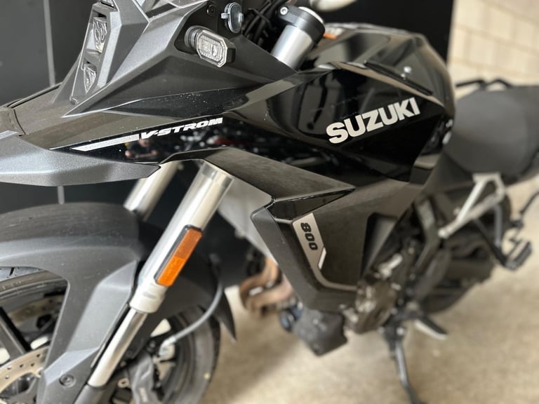 STUNNING ONE OWNER 2023/73 SUZUKI DL800 RE V-STROM