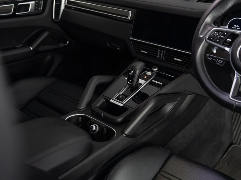 2023 Porsche Cayenne 3.0T V6 Platinum Edition SUV 5dr Petrol TiptronicS 4WD