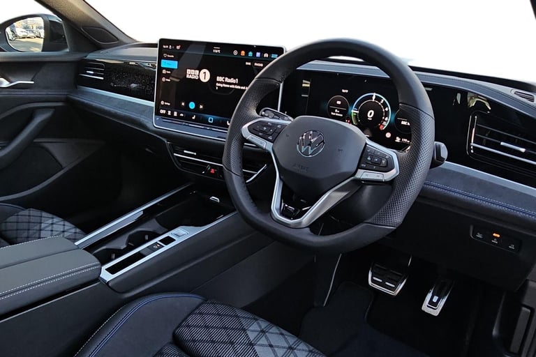 2025 Volkswagen Passat 1.5 TSI eHybrid Black Edition 5dr DSG ESTATE PETROL/ELECTRIC Automatic