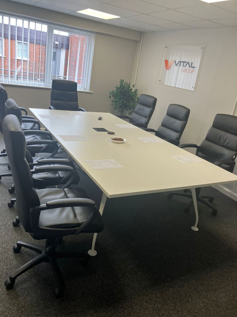 2800mm White Boardroom Table