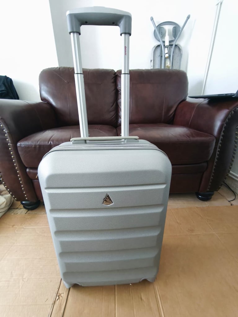 Aerolite cabin luggage suitcase 