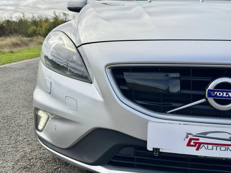 2016 Volvo V40 2.0 D4 R-Design Lux Nav Auto Euro 6 (s/s) 5dr HATCHBACK Diesel Automatic