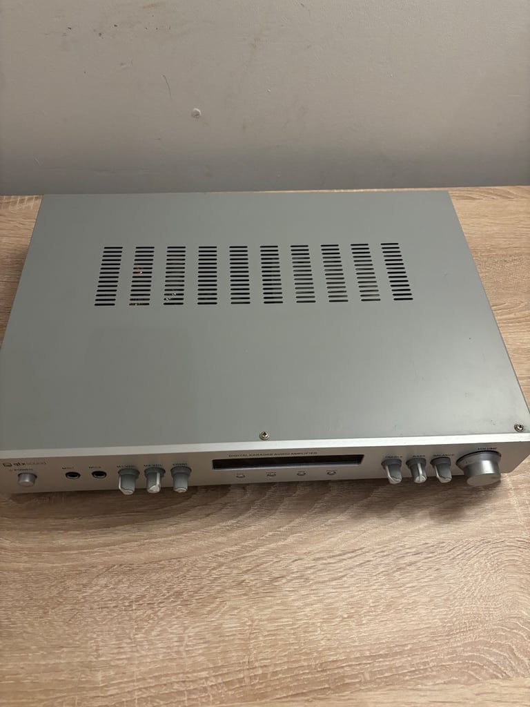 image for Karaoke amplifier + Pro DJ Pulse speakers + cables & mic stand