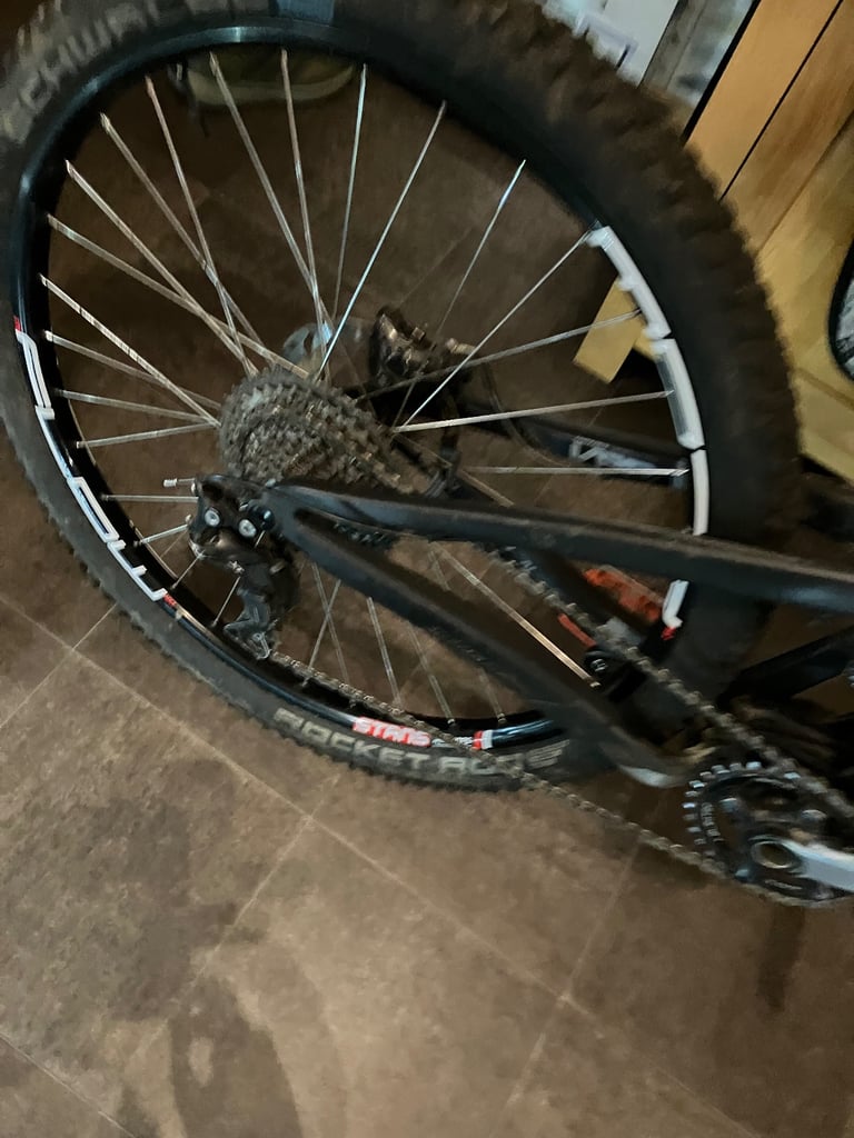 Mountain bike - carbon frame 