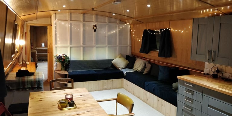 image for Widebeam boat, 2 bedrooms, 2 bathrooms, + ensuite, all bills included - RM8 2HY 