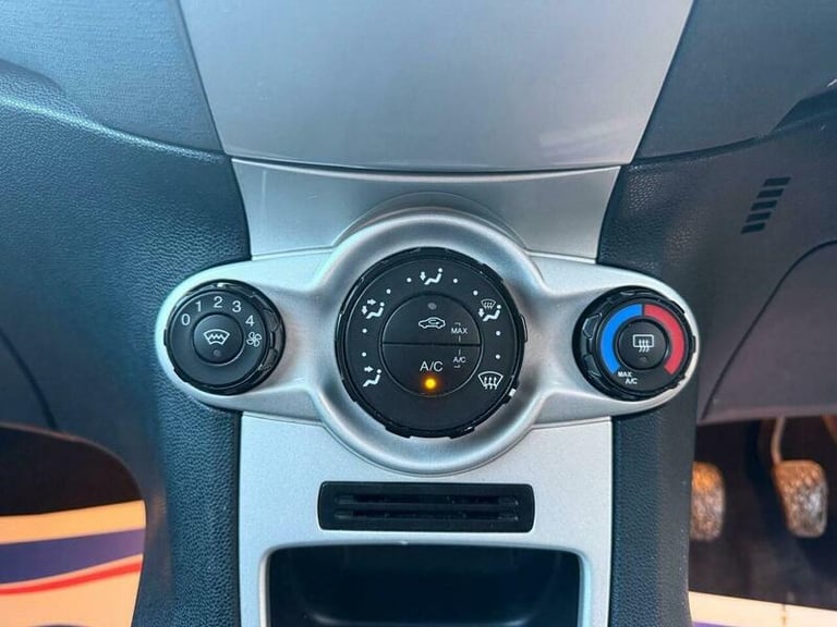 2010 Ford Fiesta 1.25 Zetec 3dr HATCHBACK Petrol Manual