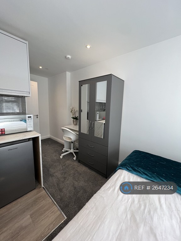 1 bedroom in Walshs Manor, Stantonbury, Milton Keynes, MK14 (#2647234)