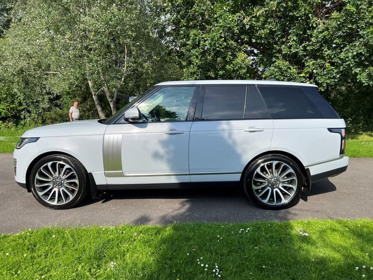 August 2018 Land Rover Range Rover 3.0 SD V6 Autobiography (275) Automatic SUV