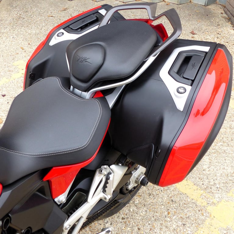 2018 MV AGUSTA TURISMO VELOCE 800 LUSSO – STUNNING, FSH, EXCELLENT CONDITION