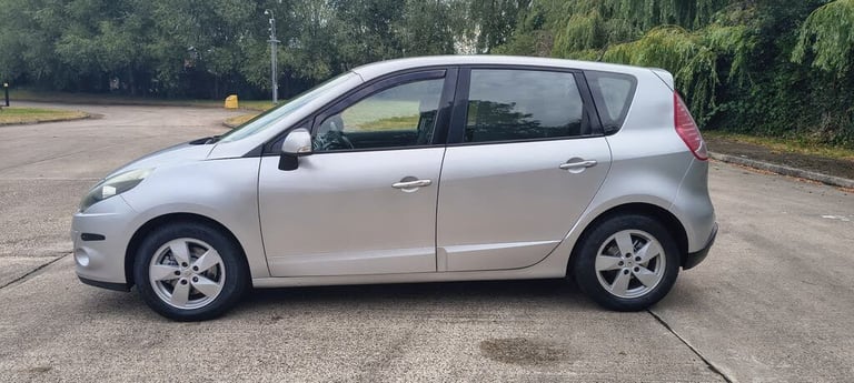 2009 Renault Scenic 1.9 dCi Dynamique 5dr MPV Diesel Manual