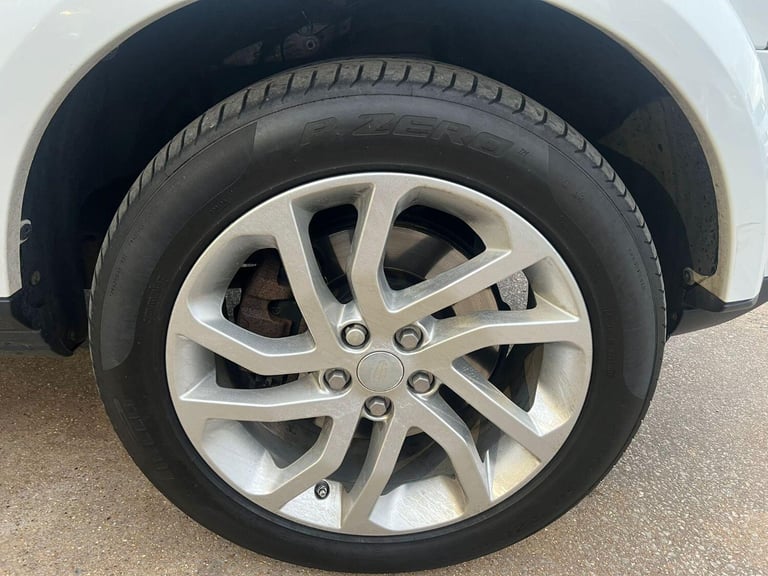 LAND ROVER DISCOVERY 4 3.0 SD V6 HSE 2015