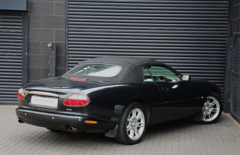 JAGUAR XK8 4.0 2dr 2001
