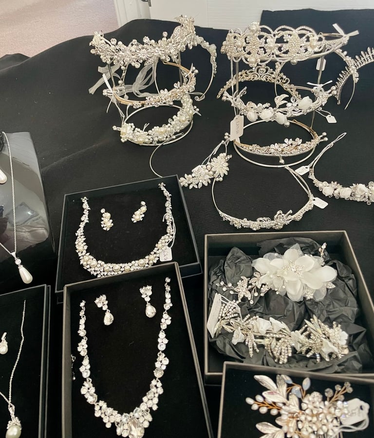 Quality wedding & special occassion tiaras, head pieces & jewellery approx 85 pieces new in boxes