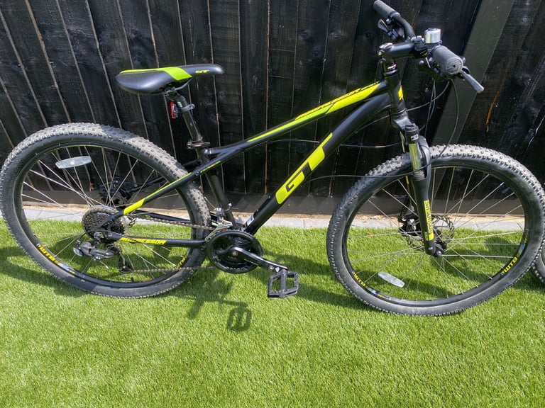 GT mountain bikes aggressor black neon yellow