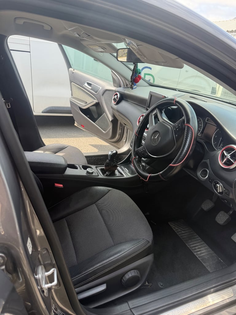 Mercedes-Benz, A CLASS, Hatchback, 2014, Manual, 1461 (cc), 5 doors