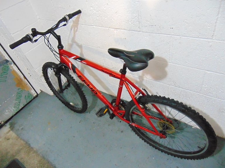 Apollo Feud (01 inch frame) Hardtail Mountain Bike (free local delivery)