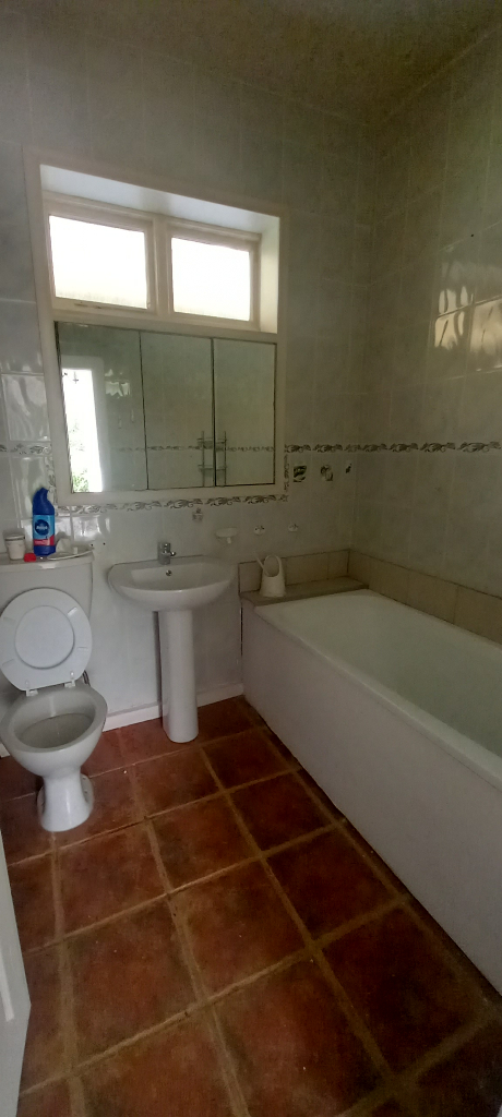 **LET BY**DETACHED BUNGALOW**3 BEDROOMS**MADELEY**