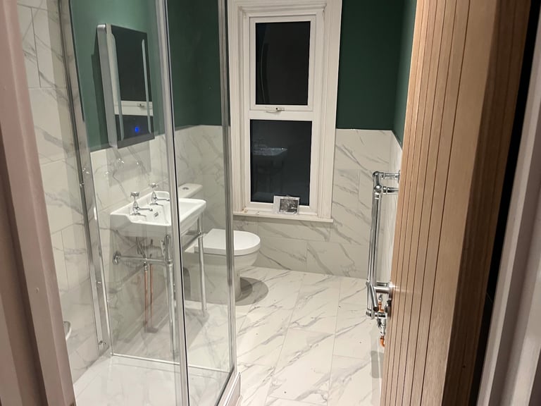 En-suite Double bedroom LU1 Location