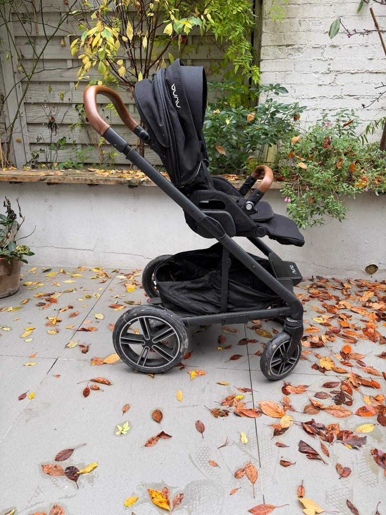 Nuna Mixx Next pram and carry cot RRP £1000