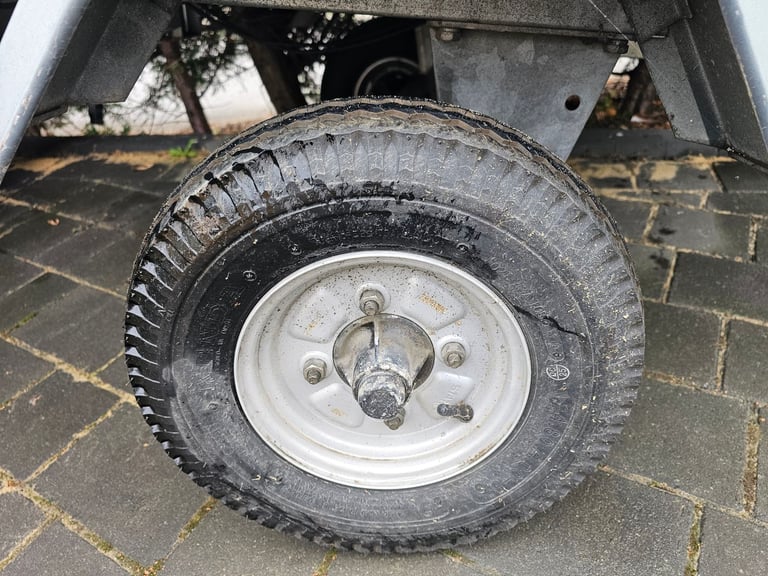 Erde 122 Aluminum light 700kg strong trailer delivery available today 