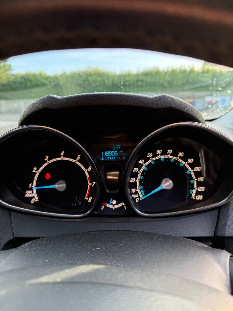 Ford, FIESTA, Hatchback, 2014, Manual, 1241 (cc), 3 doors