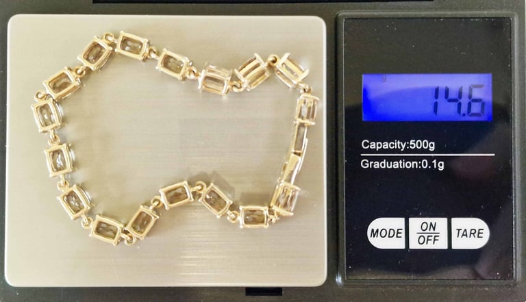 9ct Hallmarked Gold Green Sapphire Bracelet - 7.5 inches Long - Boxed - VGC