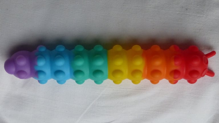 SUCTION PUSH POPPER RAINBOW CATERPILLAR