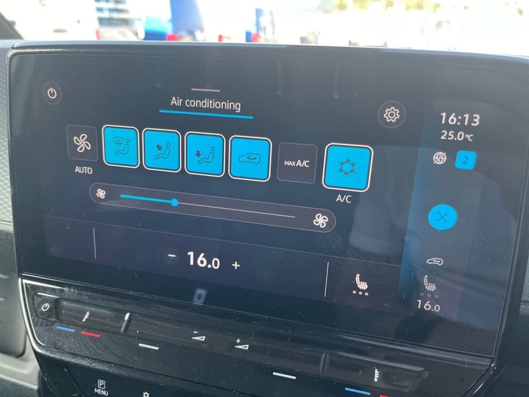  Volkswagen Id. Buzz Cargo Pro 77kwh Commerce Panel Van 5dr Electric Auto 204 Ps