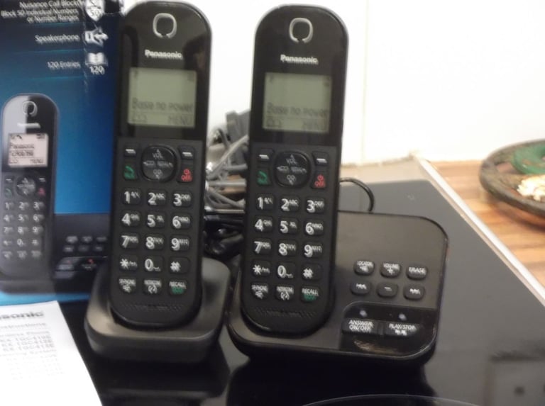 panasonic kx tgc424 4 phone set with chargers complete with answering machine