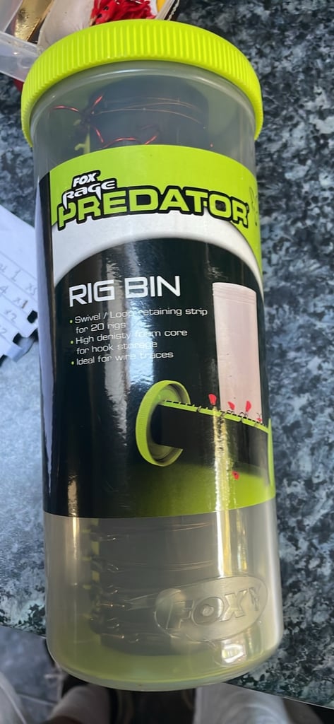 image for 12 Made up New pike fishing traces & rig bin