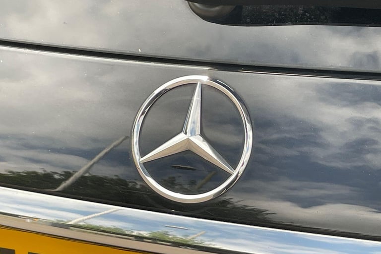  Mercedes-Benz E-Class 2.0 E300de 13.5kWh AMG Line (Premium Plus) Estate 5dr Diesel Plug-in Hybri...