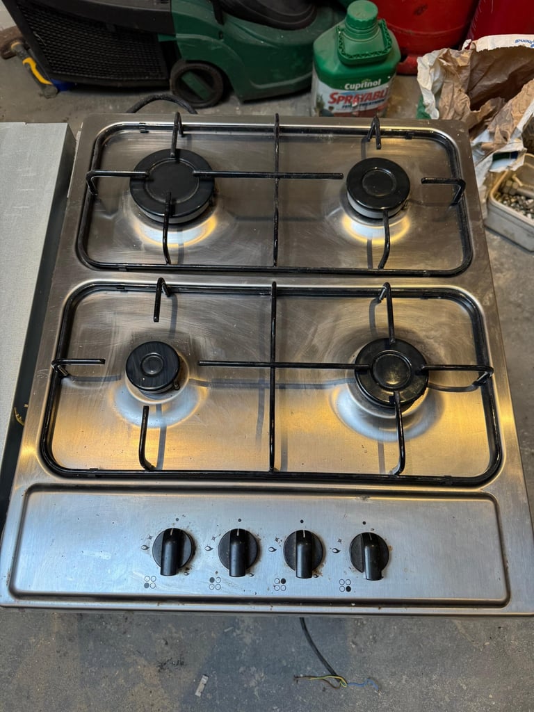 Freestanding cooker and oven 