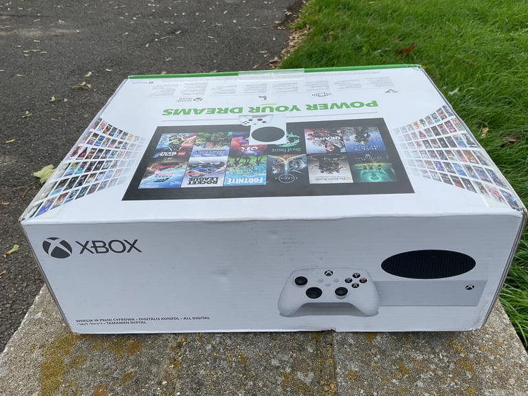 Microsoft White Xbox Series S 512GB Digital Console Bundle - New & Sealed.