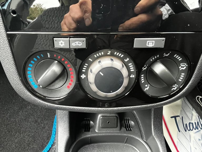 2014 Vauxhall Corsa 1.4 16V SE Hatchback 5dr Petrol Manual Wide Ratio Euro 5 (100 ps) Hatchback P...