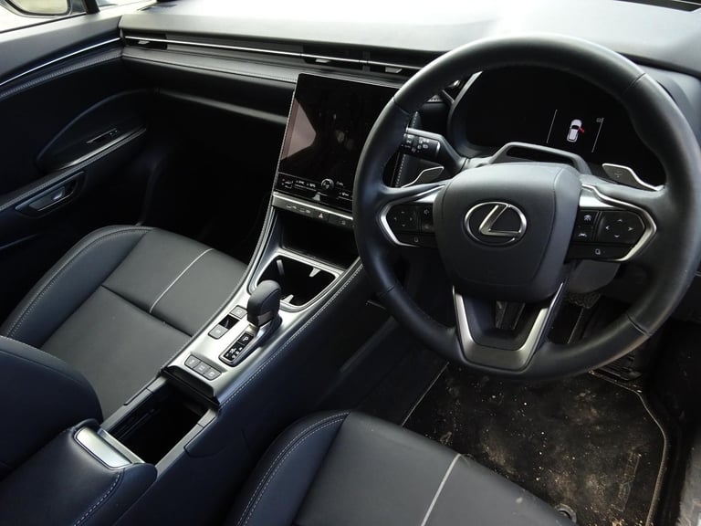 2024 74 REG LEXUS LBX TAKUMI HYBRID AUTO DAMAGED REPAIRABLE SALVAGE