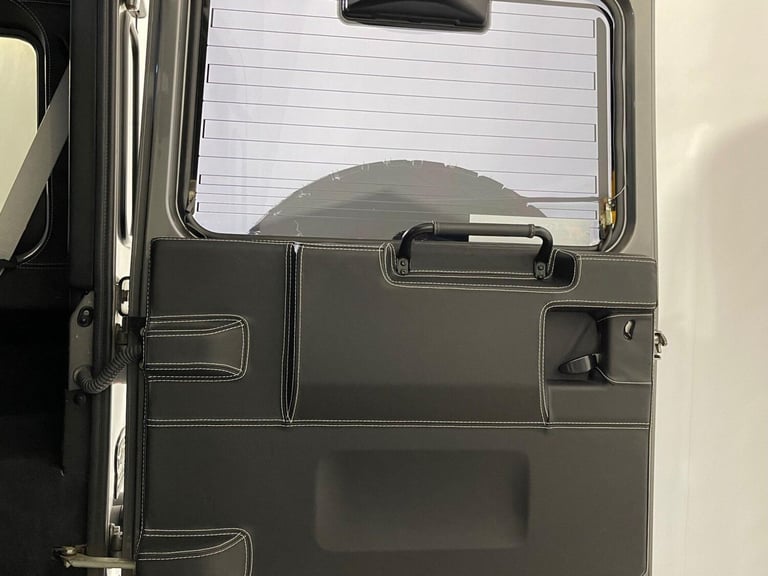 2009 Land Rover Defender XS Station Wagon TDCi ESTATE DIESEL Manual