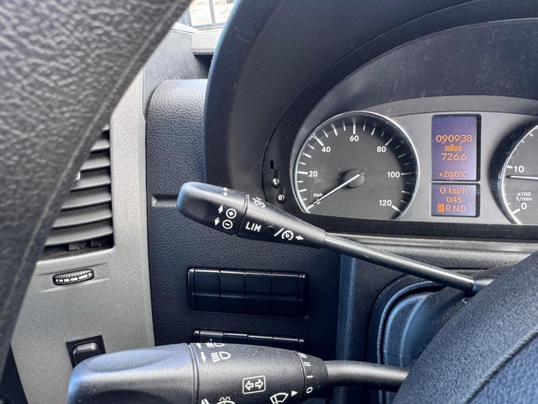 Mercedes Sprinter 314 MWB 13 Seat Minibus. Aircon. Auto. FSH. Reverse Cam. 