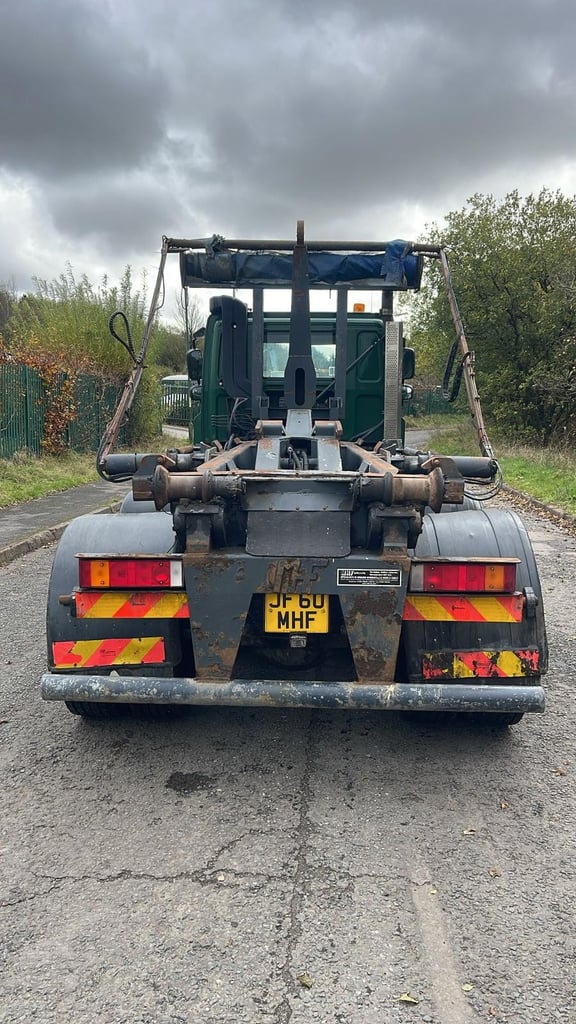  2010 (60) LEYLAND DAF CF 75.310 SKIP LOADER. 6X4. 26 TON GVW. BOUGHTON GEAR