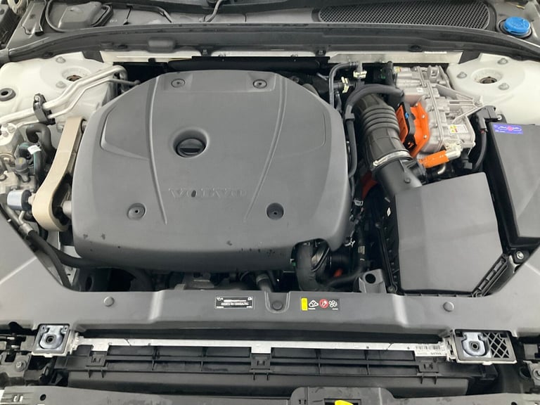 2021 Volvo V60 2.0 T6 Recharge PHEV R DESIGN 5dr AWD Auto ESTATE PETROL/ELECTRIC Automatic