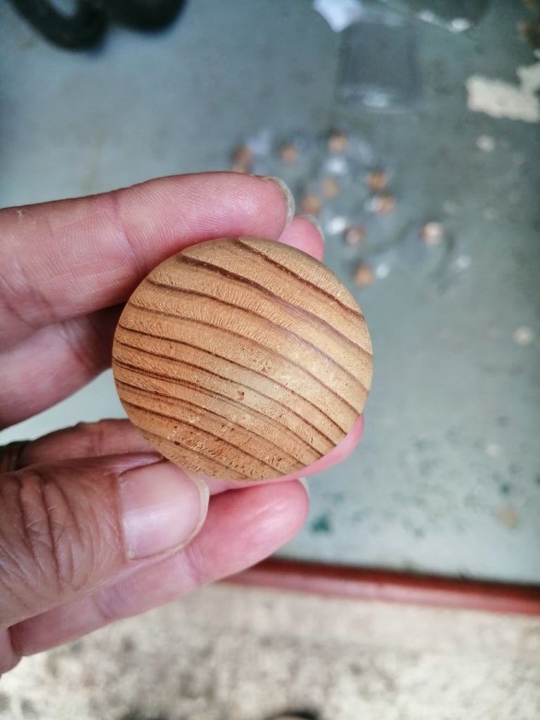 Wooden door handles (18 used pine handles 